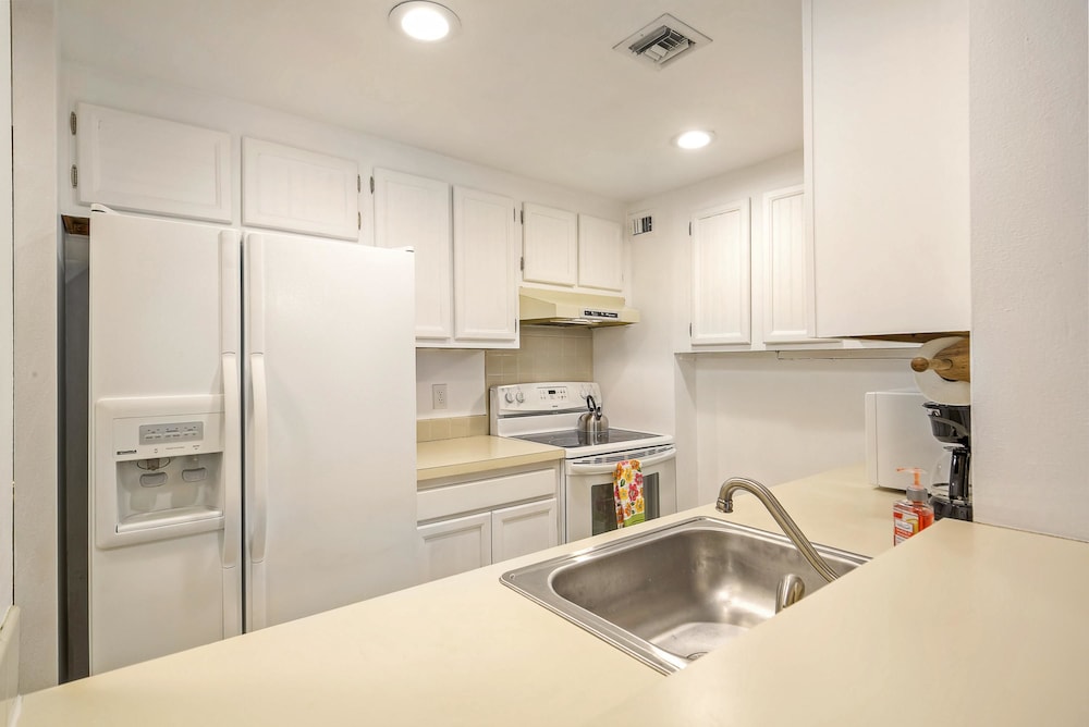 Lodo Condo Walking Distance To Everything 2018 Room S In Room Dining Kitchen