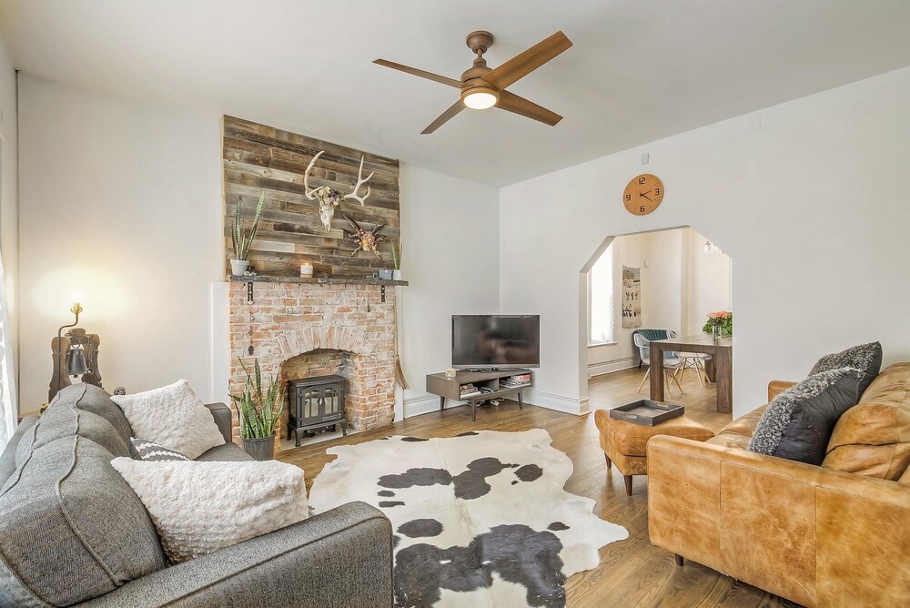 Victorian Home In Whittier Rino Sleeps 11 In Denver Hotel