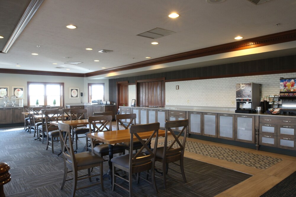 Breakfast area, Carlisle Inn Walnut Creek