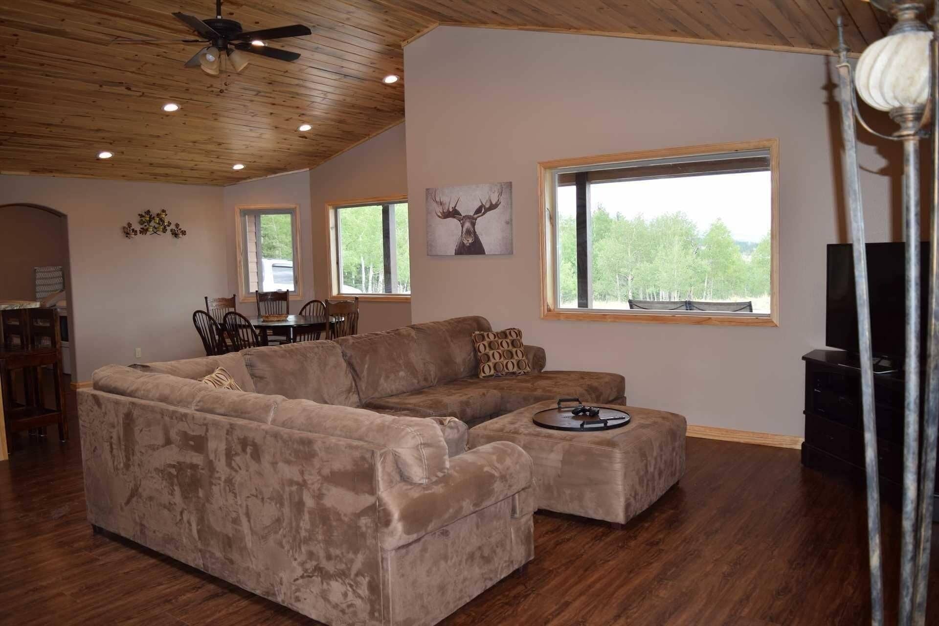 Grey Wind Ranch 3 Bedroom Cabin in Buena Vista, United States