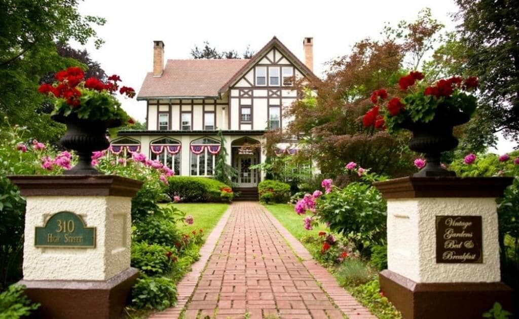 Vintage Gardens Bed & Breakfast in Newark, United States