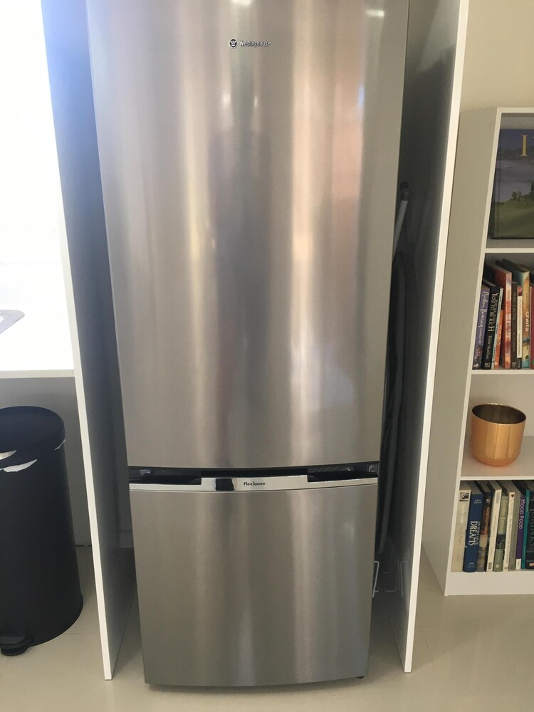 Luxury 5 Star, Brand New Townhouse, Sleeps 6, $20 Bondi Pizza Gift Card