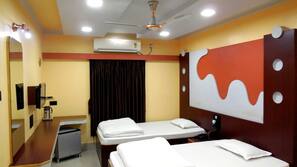 Premium bedding, in-room safe, desk, soundproofing