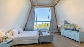 Desk, blackout drapes, free WiFi, bed sheets
