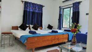 Premium bedding, in-room safe, desk, free rollaway beds