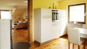 Kühlschrank, Mikrowelle, Ofen, Herd
