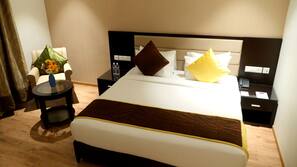 Minibar, in-room safe, desk, free WiFi