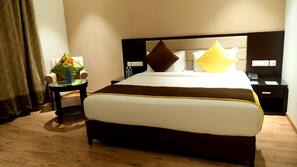 Minibar, in-room safe, desk, free WiFi