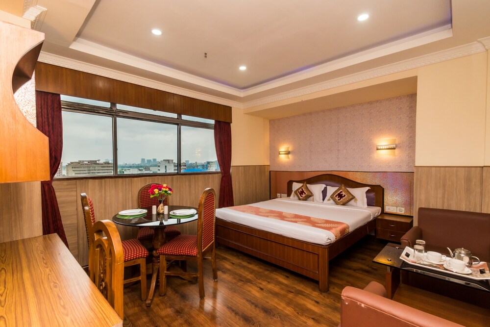 Oyo 794 Hotel East Palace Salt Lake 2018 Reviews Hotel - 