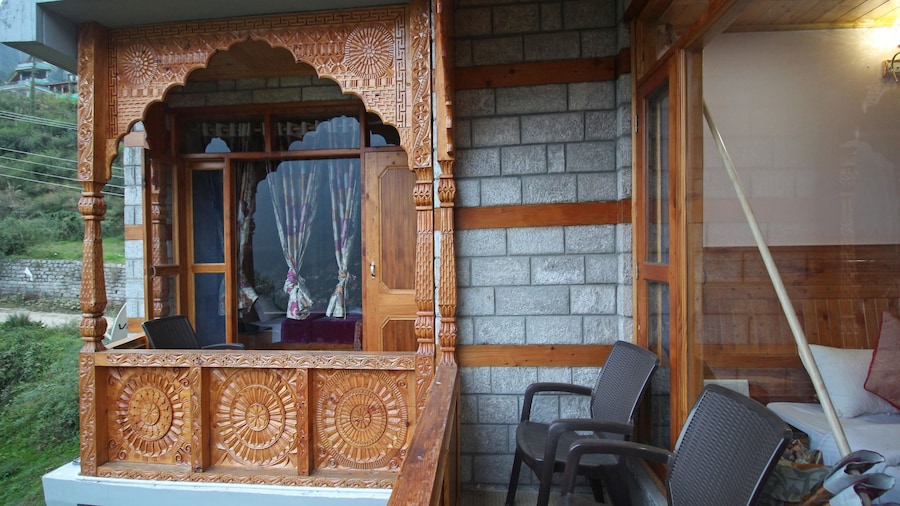 OYO 7373 Home Stay Nirvana Retreat