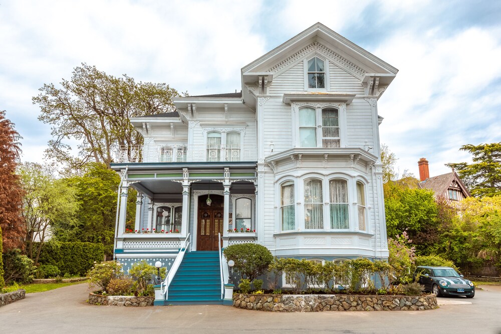 Amethyst Inn At Regents Park Victoria (British Columbia) Canada Amethyst Inn at Regents Park in Victoria | Best Rates & Deals on Orbitz