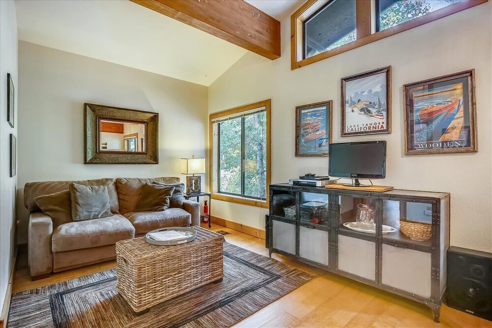 Rocky Ridge #113: 4  BR, 2.5  BA Condominium in Tahoe City, Sleeps 10