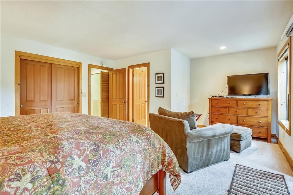 Rocky Ridge #113: 4  BR, 2.5  BA Condominium in Tahoe City, Sleeps 10