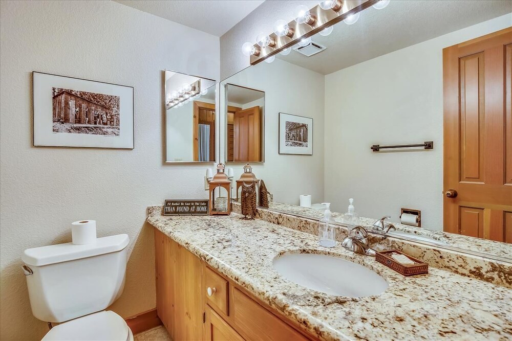Rocky Ridge #113: 4  BR, 2.5  BA Condominium in Tahoe City, Sleeps 10