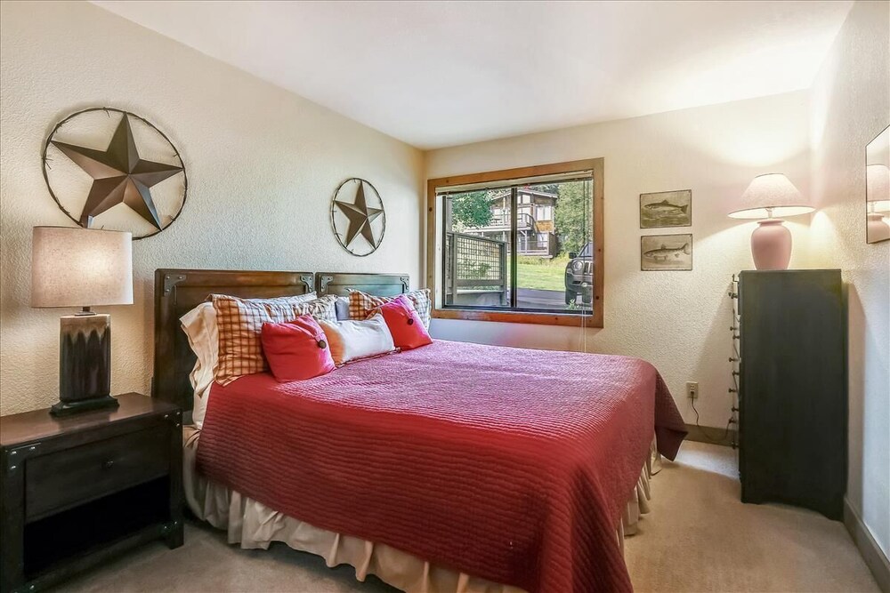 Rocky Ridge #113: 4  BR, 2.5  BA Condominium in Tahoe City, Sleeps 10