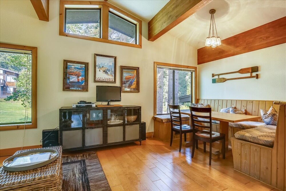 Rocky Ridge #113: 4  BR, 2.5  BA Condominium in Tahoe City, Sleeps 10