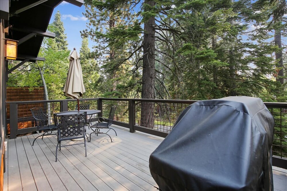 Rocky Ridge #113: 4  BR, 2.5  BA Condominium in Tahoe City, Sleeps 10