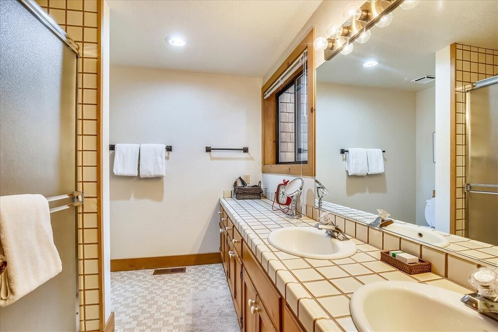 Rocky Ridge #113: 4  BR, 2.5  BA Condominium in Tahoe City, Sleeps 10