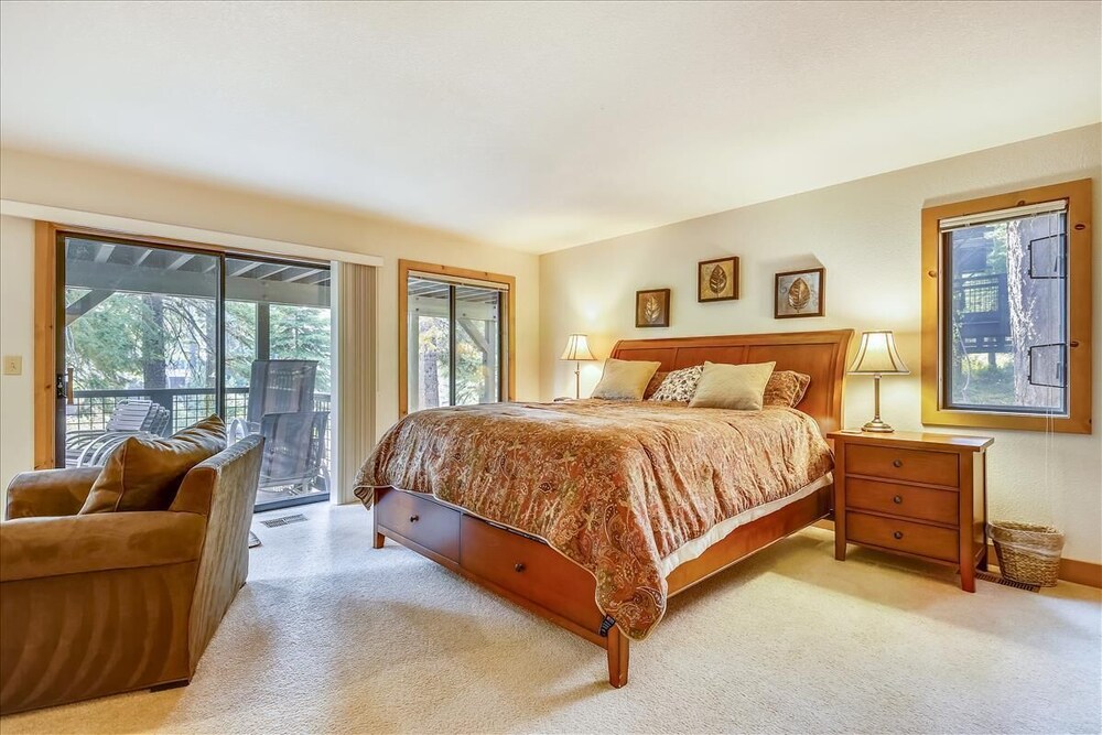 Rocky Ridge #113: 4  BR, 2.5  BA Condominium in Tahoe City, Sleeps 10
