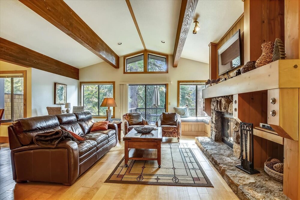 Rocky Ridge #113: 4  BR, 2.5  BA Condominium in Tahoe City, Sleeps 10