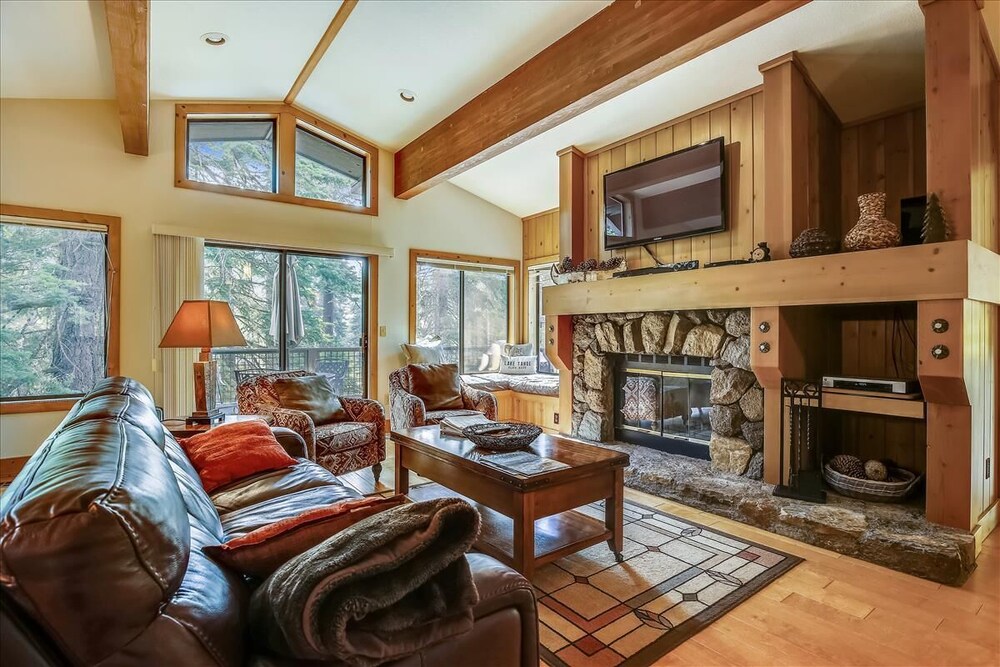 Rocky Ridge #113: 4  BR, 2.5  BA Condominium in Tahoe City, Sleeps 10