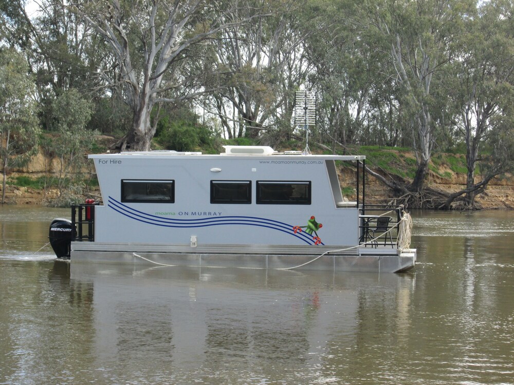 Moama on Murray River Cruisers