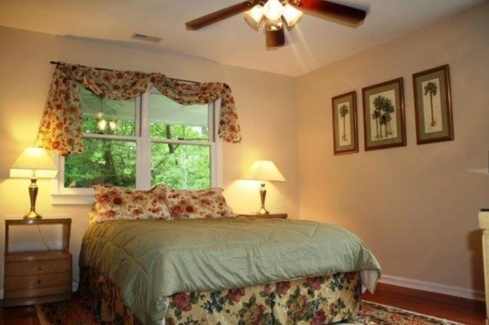 ❤️*Downtown Saluda*❤️PETS *Large OpenConcept HOME & LOTS of PARKING-16 mins 2 TIEC