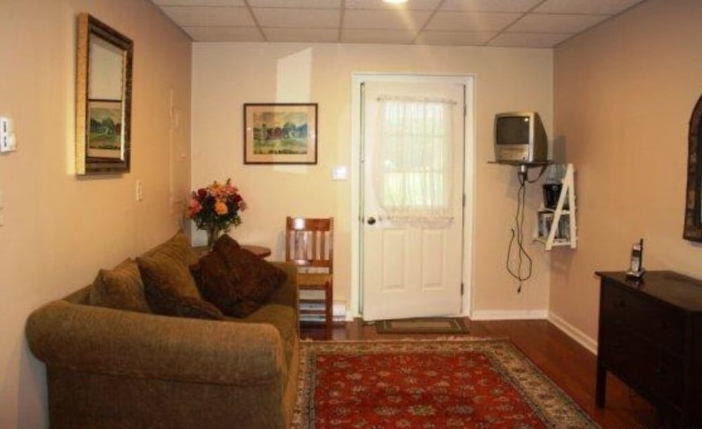 ❤️*Downtown Saluda*❤️PETS *Large OpenConcept HOME & LOTS of PARKING-16 mins 2 TIEC