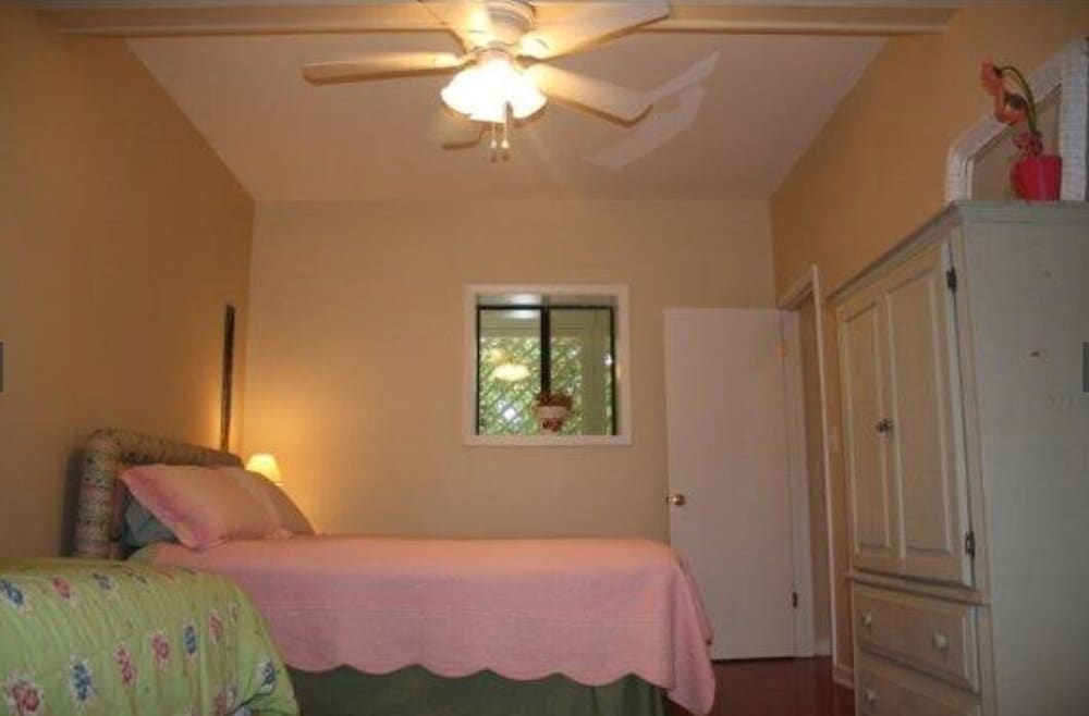 ❤️*Downtown Saluda*❤️PETS *Large OpenConcept HOME & LOTS of PARKING-16 mins 2 TIEC