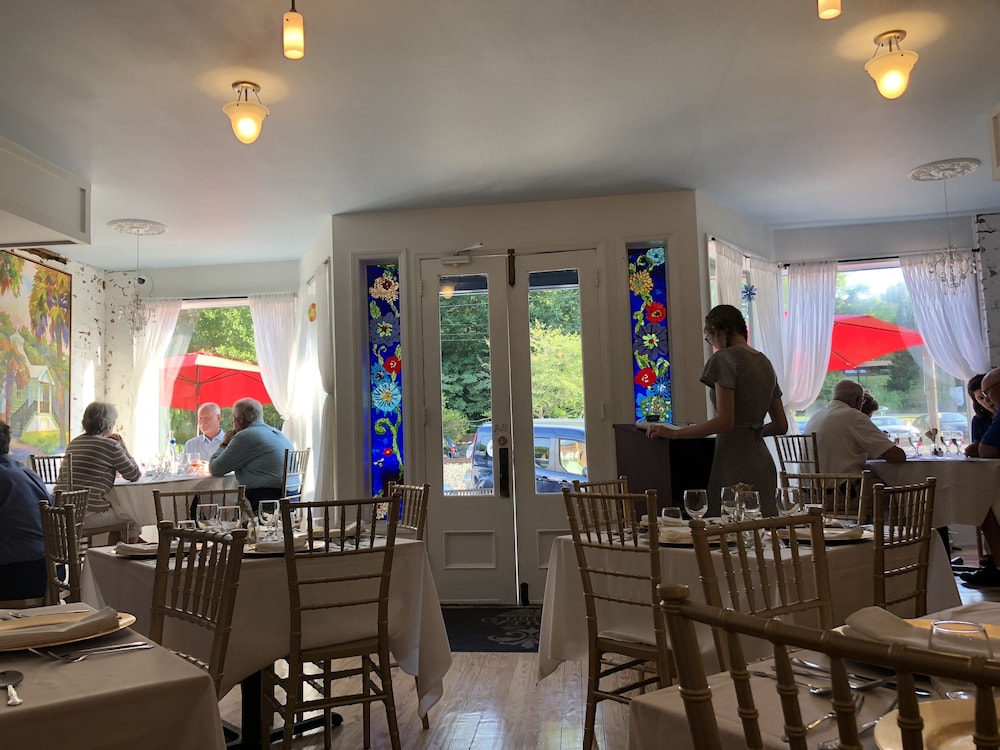 ❤️*Downtown Saluda*❤️PETS *Large OpenConcept HOME & LOTS of PARKING-16 mins 2 TIEC