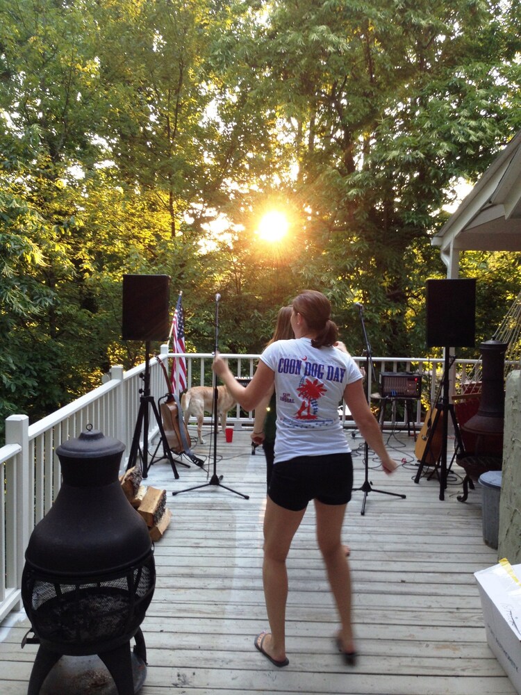 ❤️*Downtown Saluda*❤️PETS *Large OpenConcept HOME & LOTS of PARKING-16 mins 2 TIEC