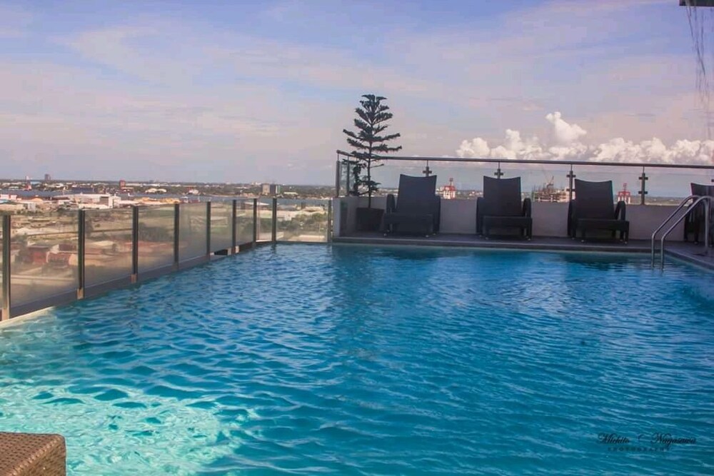 Seaview Infinity Pool Near IT Park Mall in Cebu Island, Philippines