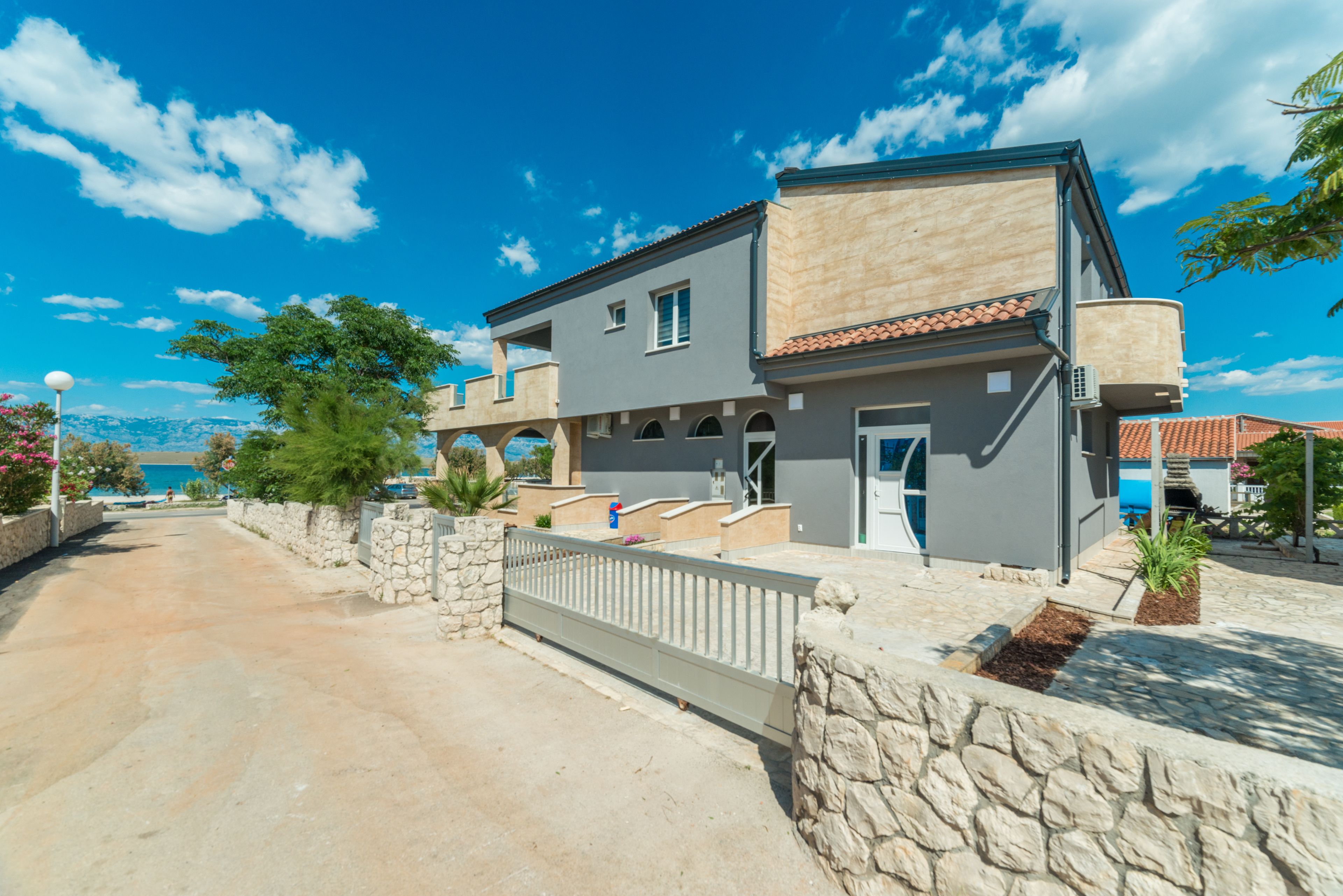 Apartments Mavracic in Vir, Croatia