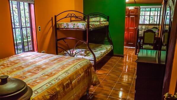 Free WiFi, linens