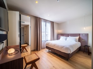 Exclusive Room | Hypo-allergenic bedding, memory foam beds, in-room safe