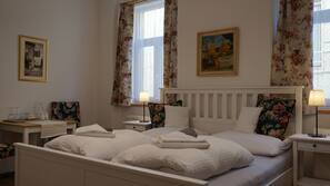 1 bedroom, in-room safe, laptop workspace, blackout drapes