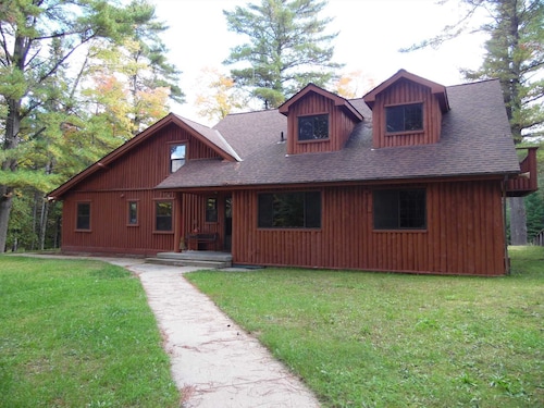 Great Place to stay Away From It All 5 Bedrooms 3.5 Bathrooms Home near East Tawas 