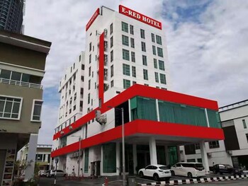 E Red Hotel Melaka Reviews Photos Rates Ebookers Com Hotel offers strategic location and easy access to the lively city. ebookers