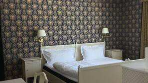 Desk, blackout drapes, iron/ironing board, free WiFi