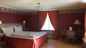 Desk, blackout drapes, iron/ironing board, free WiFi