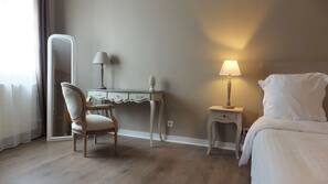 1 chambre, literie de qualité supérieure, bureau, rideaux occultants