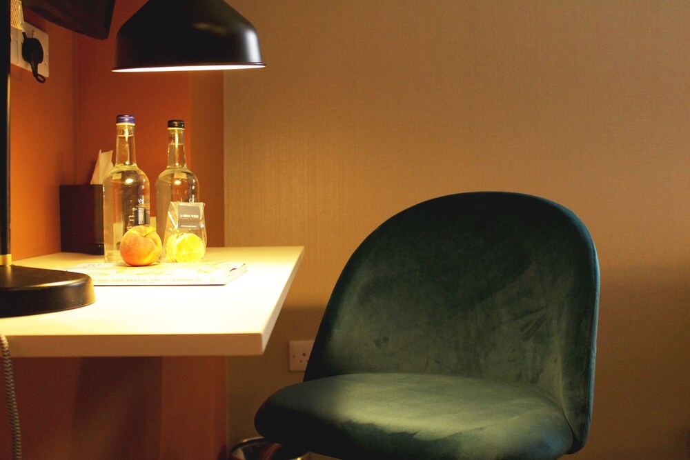 Aaron Wise - 62 Plantagenet Street