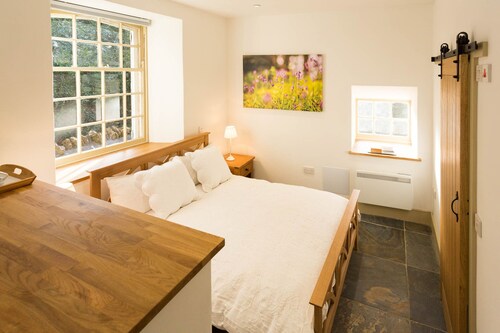 Hotels Near Highgrove Gardens Badminton Top 10 By The Old Museum Castle Combe
