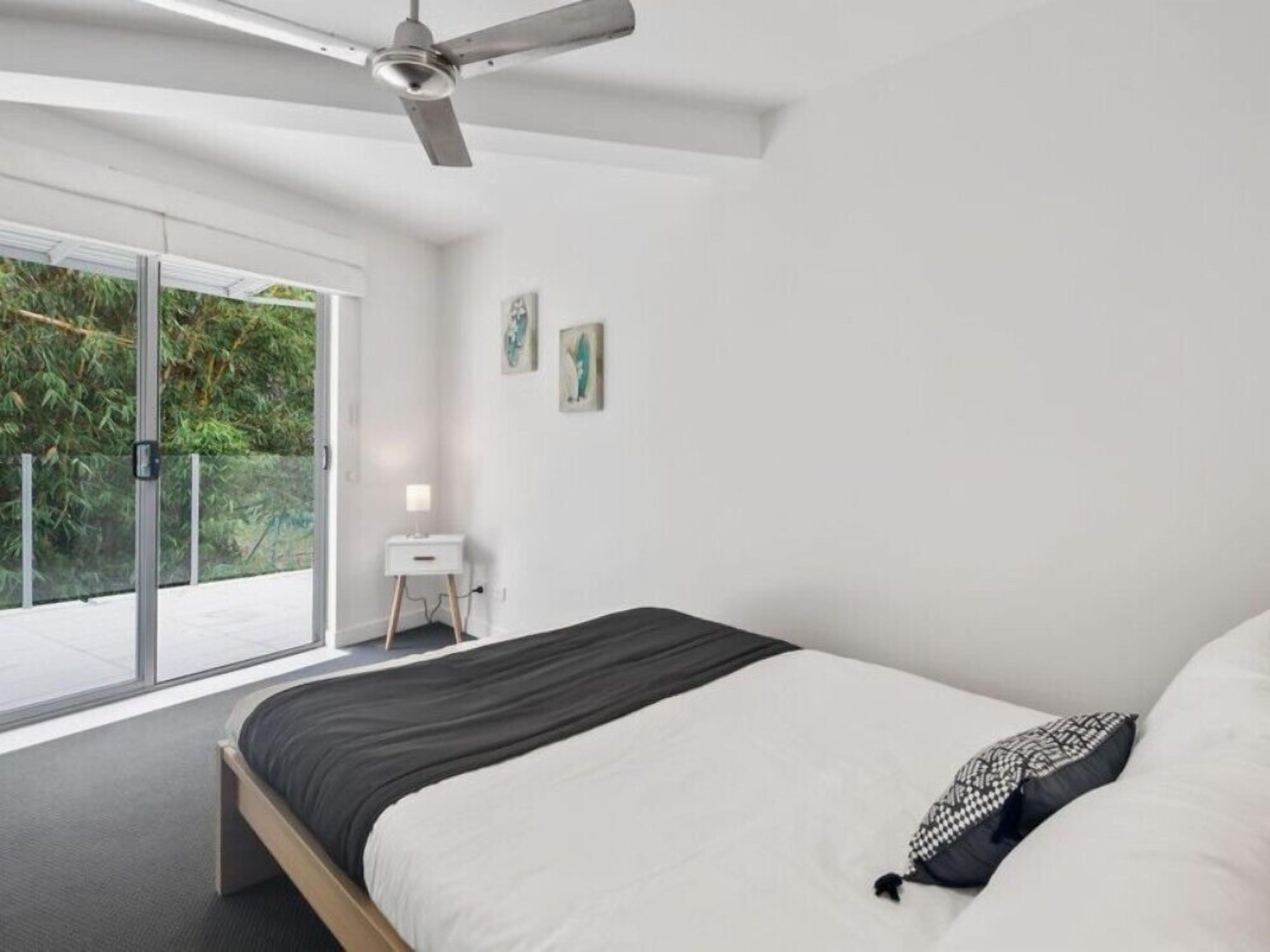 Luxury Townhouse 250m to the Beach