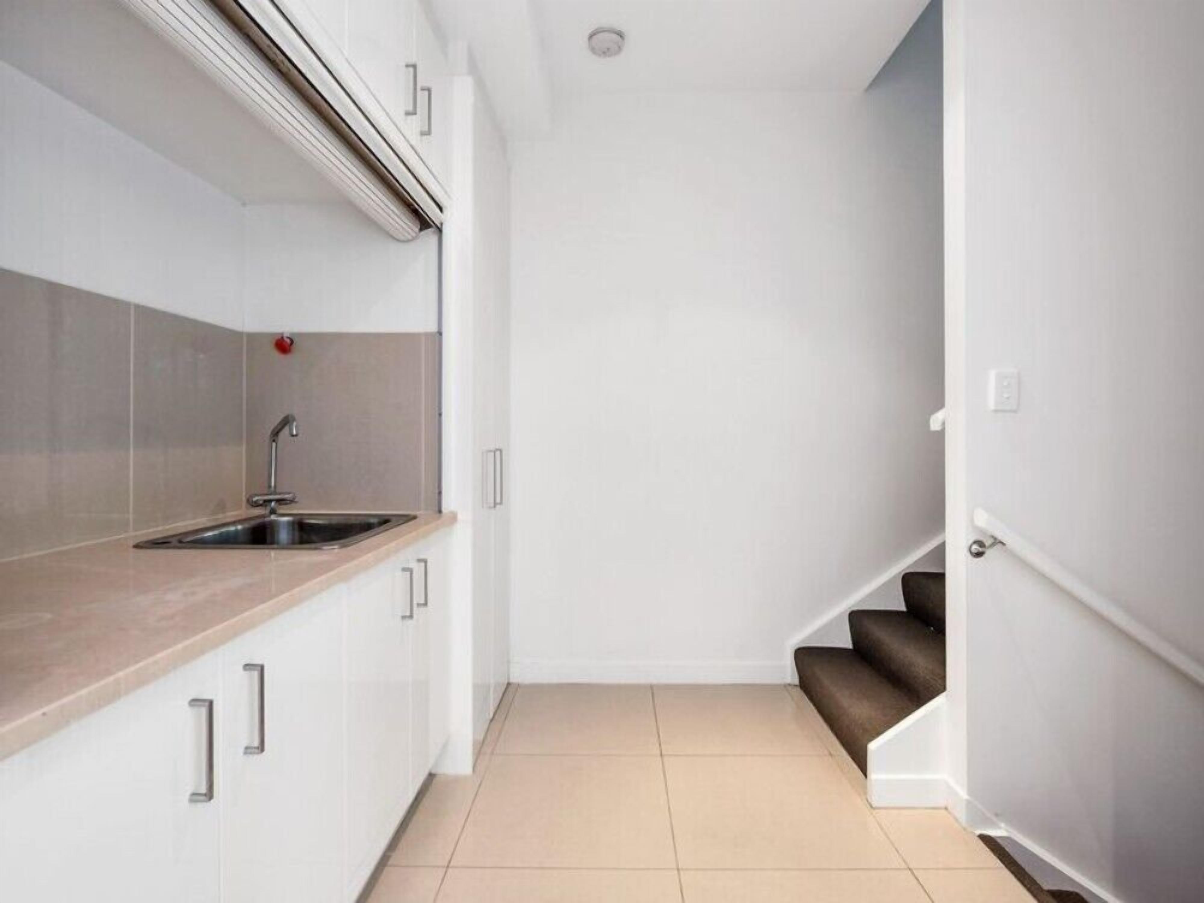 Luxury Townhouse 250m to the Beach