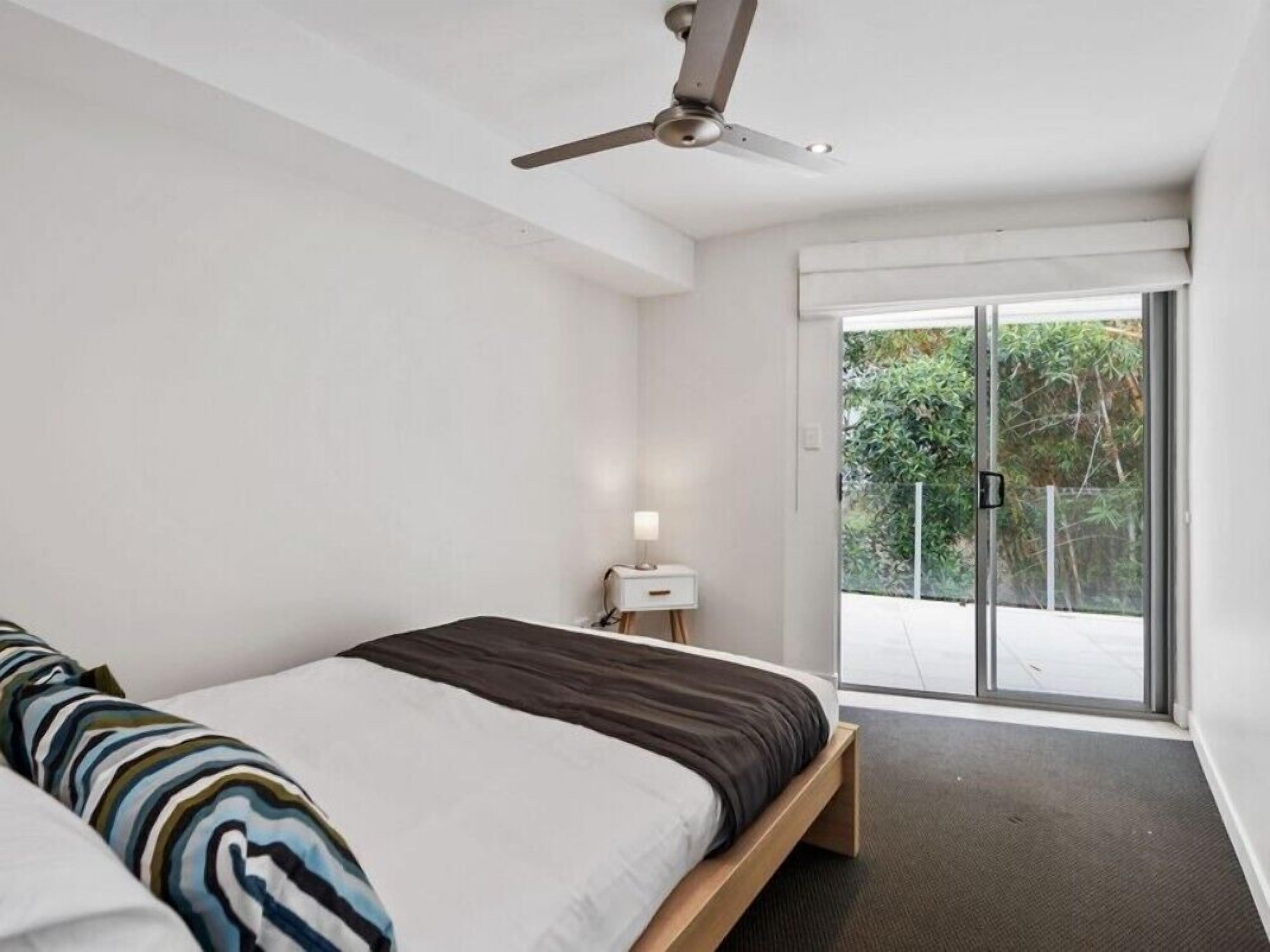 Luxury Townhouse 250m to the Beach