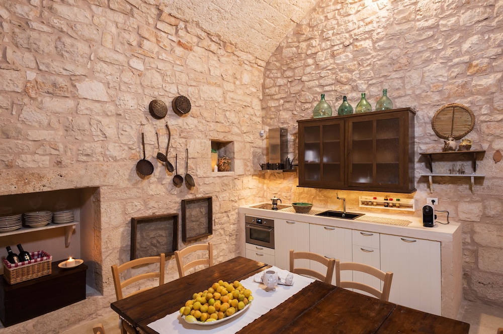 Masseria Le Cerase Conversano, ITA Best Price Guarantee Masseria Le Cerase Conversano, ITA Best Price Guarantee