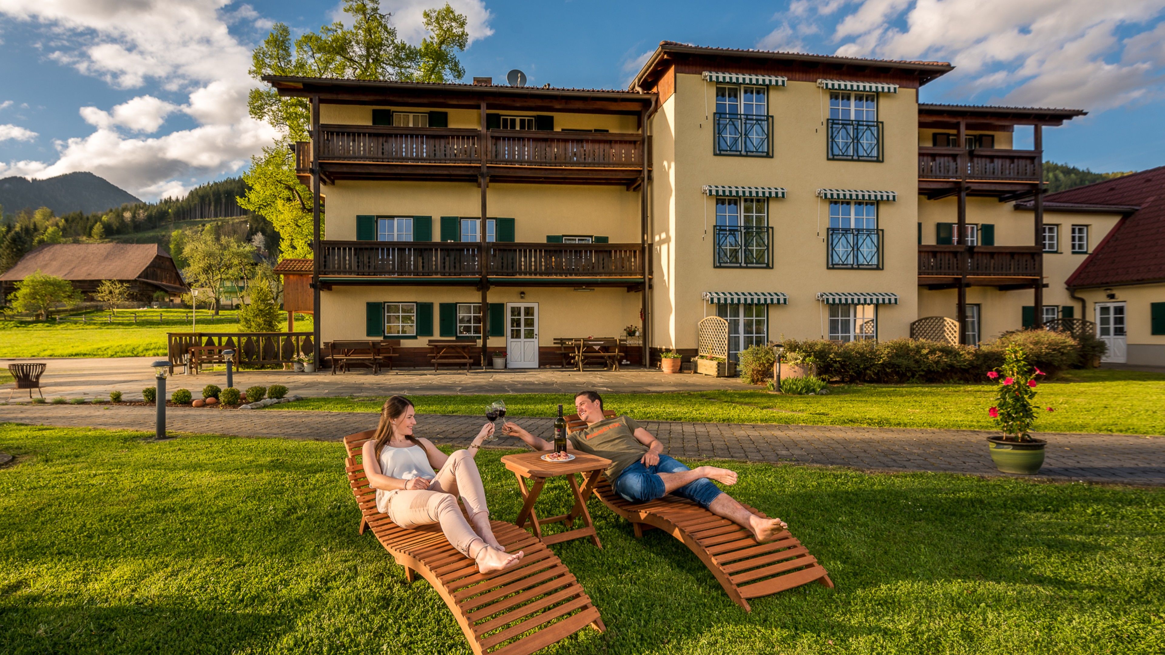Ferienwohnungen Hotel Garni Dörflerwirt in Aflenz Kurort, Austria