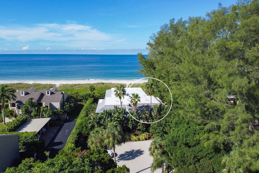 Beach Castle #3: 2 BR / 2 BA Resort on Longboat Key by RVA, Sleeps 6