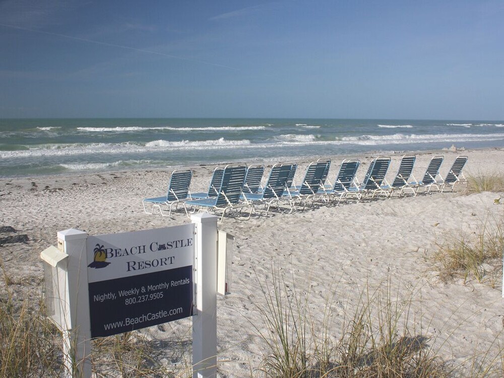 Beach Castle #3: 2 BR / 2 BA Resort on Longboat Key by RVA, Sleeps 6